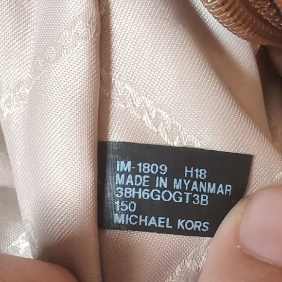 Michael Kors Cream and Brown Tote Bag with Signature Charm - Picture 6 of 17